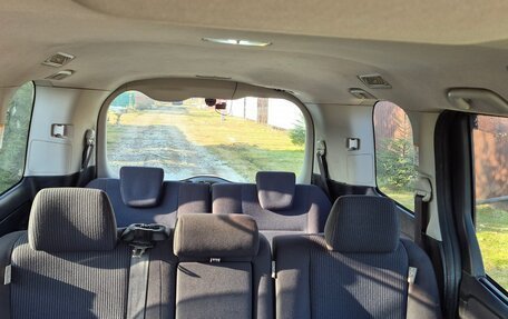 Toyota Noah III, 2014 год, 1 596 000 рублей, 11 фотография