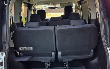 Toyota Noah III, 2014 год, 1 596 000 рублей, 14 фотография