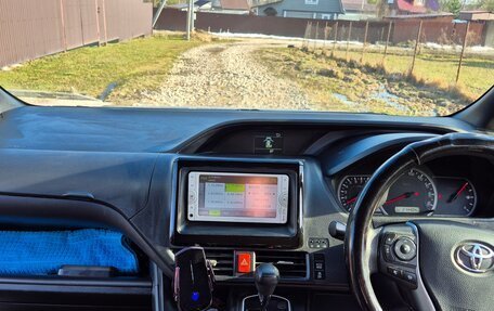 Toyota Noah III, 2014 год, 1 596 000 рублей, 13 фотография