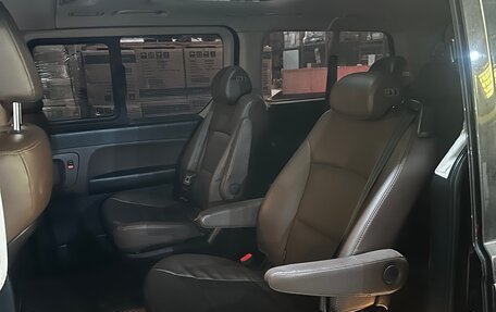 Hyundai Grand Starex Grand Starex I рестайлинг 2, 2019 год, 3 150 000 рублей, 8 фотография