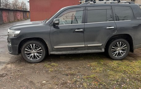 Toyota Land Cruiser 200, 2017 год, 6 750 000 рублей, 1 фотография
