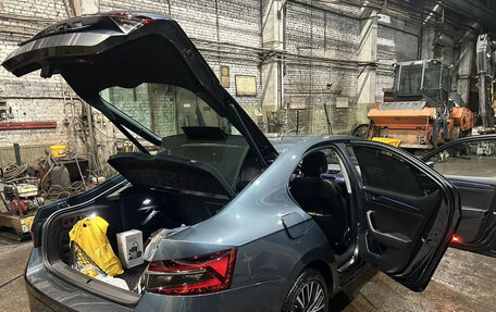 Skoda Superb III рестайлинг, 2019 год, 3 500 000 рублей, 1 фотография