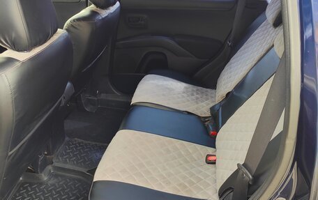 Mitsubishi Outlander III рестайлинг 3, 2011 год, 1 039 000 рублей, 7 фотография