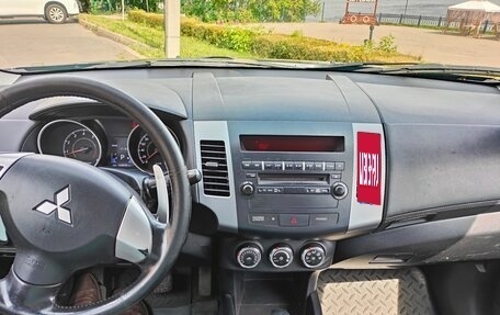 Mitsubishi Outlander III рестайлинг 3, 2011 год, 1 039 000 рублей, 9 фотография