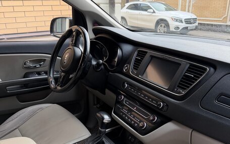 KIA Carnival III, 2019 год, 2 390 000 рублей, 6 фотография