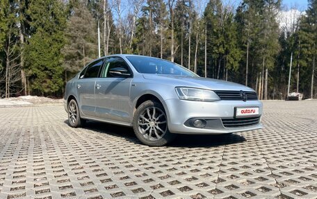 Volkswagen Jetta VI, 2013 год, 860 000 рублей, 2 фотография