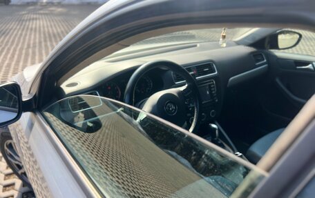 Volkswagen Jetta VI, 2013 год, 860 000 рублей, 6 фотография