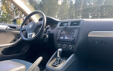 Volkswagen Jetta VI, 2013 год, 860 000 рублей, 9 фотография