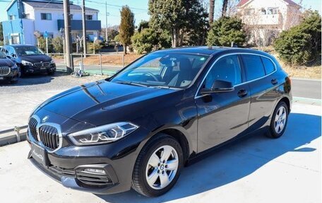 BMW 1 серия, 2022 год, 1 230 000 рублей, 3 фотография