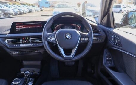 BMW 1 серия, 2022 год, 1 230 000 рублей, 15 фотография