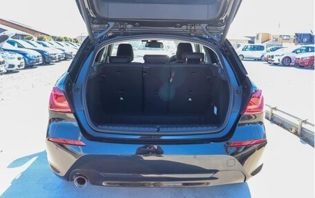 BMW 1 серия, 2022 год, 1 230 000 рублей, 13 фотография