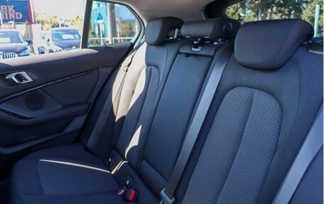 BMW 1 серия, 2022 год, 1 230 000 рублей, 20 фотография