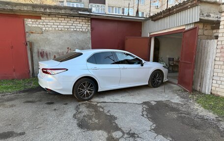 Toyota Camry, 2021 год, 3 850 000 рублей, 3 фотография