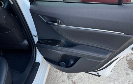 Toyota Camry, 2021 год, 3 850 000 рублей, 4 фотография