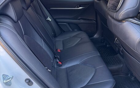 Toyota Camry, 2021 год, 3 850 000 рублей, 5 фотография