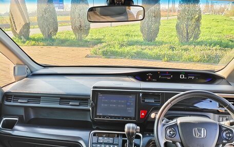 Honda Stepwgn IV, 2016 год, 1 880 000 рублей, 8 фотография