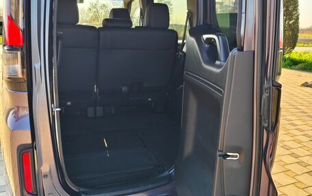 Honda Stepwgn IV, 2016 год, 1 880 000 рублей, 10 фотография