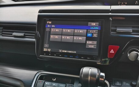 Honda Stepwgn IV, 2016 год, 1 880 000 рублей, 11 фотография