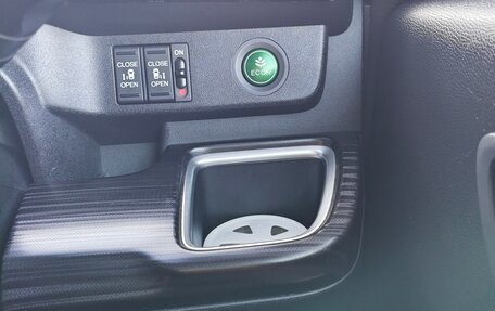 Honda Stepwgn IV, 2016 год, 1 880 000 рублей, 13 фотография