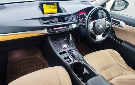 Lexus CT I рестайлинг, 2011 год, 1 060 000 рублей, 13 фотография