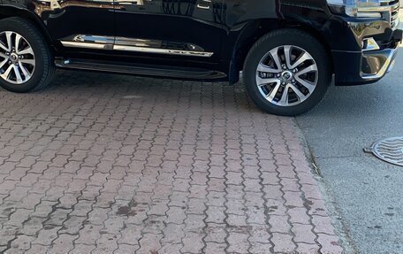 Toyota Land Cruiser 200, 2017 год, 6 750 000 рублей, 7 фотография