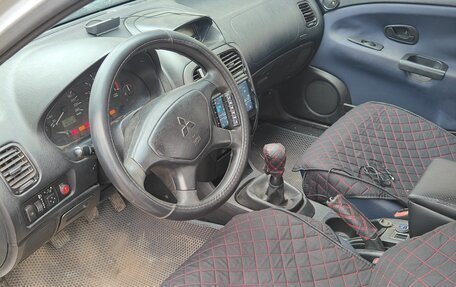 Mitsubishi Carisma I, 2003 год, 180 000 рублей, 4 фотография