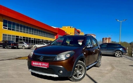 Renault Sandero I, 2013 год, 650 000 рублей, 2 фотография