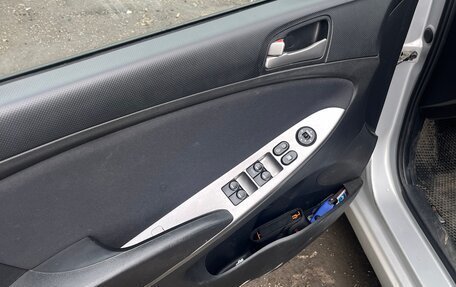 Hyundai Solaris II рестайлинг, 2015 год, 970 000 рублей, 13 фотография