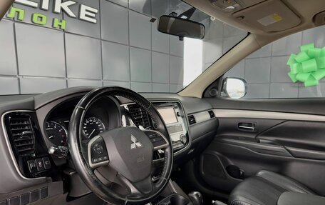 Mitsubishi Outlander III рестайлинг 3, 2013 год, 1 499 000 рублей, 16 фотография