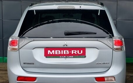 Mitsubishi Outlander III рестайлинг 3, 2013 год, 1 499 000 рублей, 6 фотография