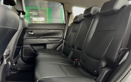 Mitsubishi Outlander III рестайлинг 3, 2013 год, 1 499 000 рублей, 15 фотография