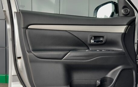 Mitsubishi Outlander III рестайлинг 3, 2013 год, 1 499 000 рублей, 9 фотография