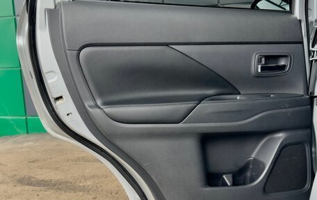 Mitsubishi Outlander III рестайлинг 3, 2013 год, 1 499 000 рублей, 10 фотография