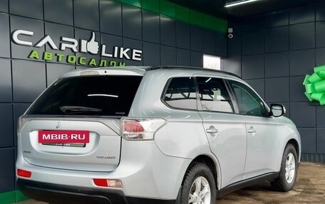 Mitsubishi Outlander III рестайлинг 3, 2013 год, 1 499 000 рублей, 8 фотография