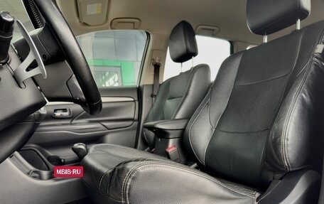 Mitsubishi Outlander III рестайлинг 3, 2013 год, 1 499 000 рублей, 14 фотография