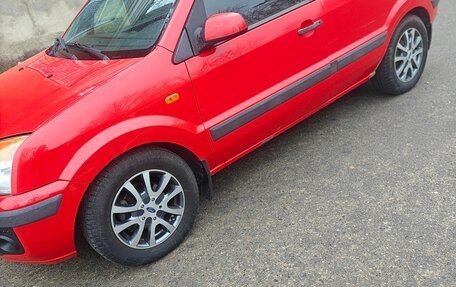 Ford Fusion I, 2006 год, 600 000 рублей, 2 фотография