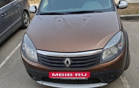 Renault Sandero I, 2014 год, 660 000 рублей, 2 фотография
