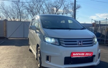 Honda Freed I, 2012 год, 1 050 000 рублей, 2 фотография