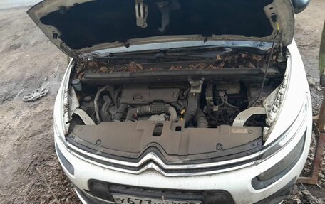 Citroen C4 Picasso II рестайлинг, 2017 год, 550 000 рублей, 8 фотография