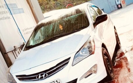 Hyundai Solaris II рестайлинг, 2015 год, 550 000 рублей, 1 фотография