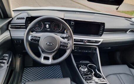 KIA K5, 2021 год, 2 600 000 рублей, 10 фотография