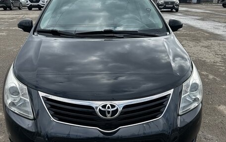 Toyota Avensis III рестайлинг, 2010 год, 980 000 рублей, 1 фотография