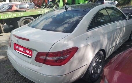 Mercedes-Benz E-Класс, 2011 год, 1 100 000 рублей, 4 фотография