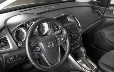 Opel Astra J, 2013 год, 811 800 рублей, 5 фотография