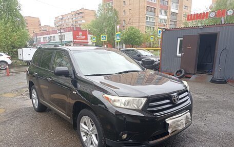 Toyota Highlander III, 2011 год, 2 349 000 рублей, 4 фотография