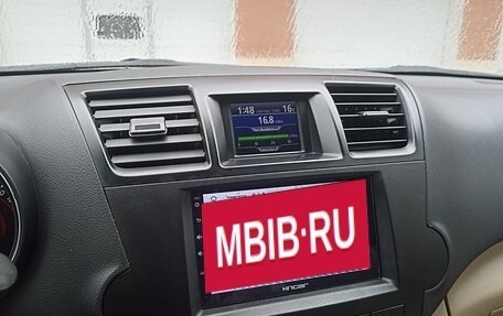 Toyota Highlander III, 2011 год, 2 349 000 рублей, 2 фотография