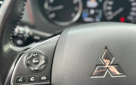 Mitsubishi Outlander III рестайлинг 3, 2017 год, 1 800 000 рублей, 13 фотография