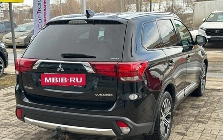 Mitsubishi Outlander III рестайлинг 3, 2017 год, 1 800 000 рублей, 5 фотография