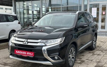 Mitsubishi Outlander III рестайлинг 3, 2017 год, 1 800 000 рублей, 2 фотография
