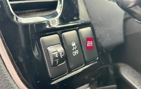 Mitsubishi Outlander III рестайлинг 3, 2017 год, 1 800 000 рублей, 9 фотография